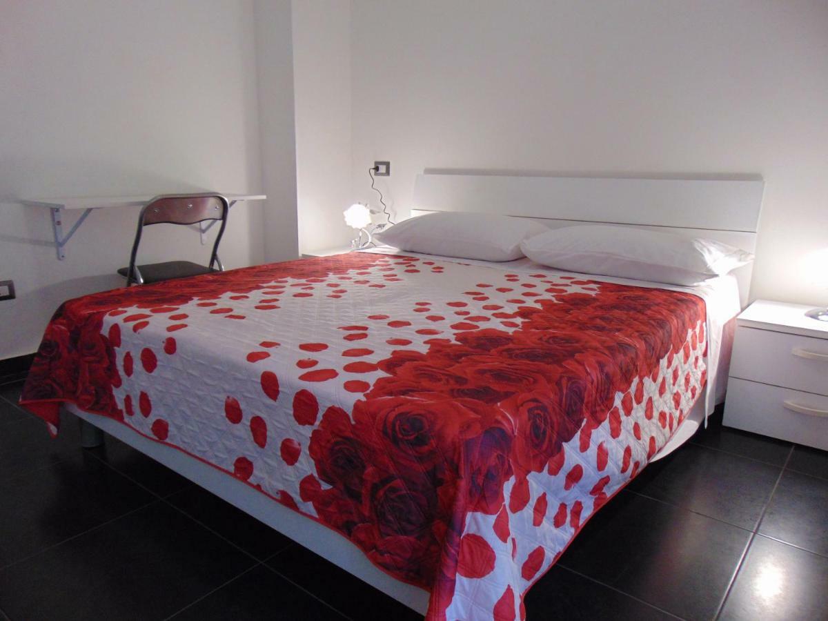 B&B Etna'S Tourist Catania Exterior photo